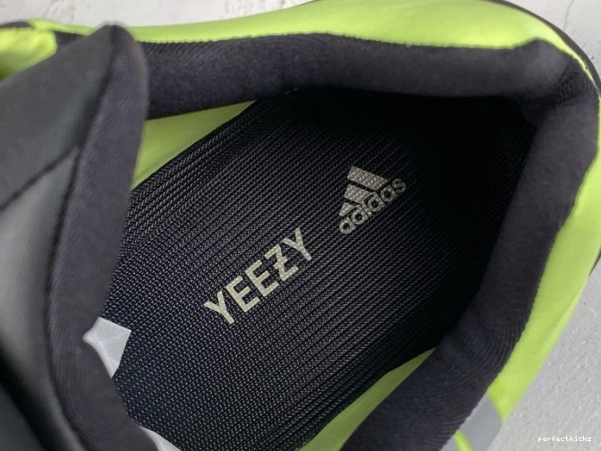 Yeezy Adidas FY3727 Boost Phosphor MNVN 700 0709
